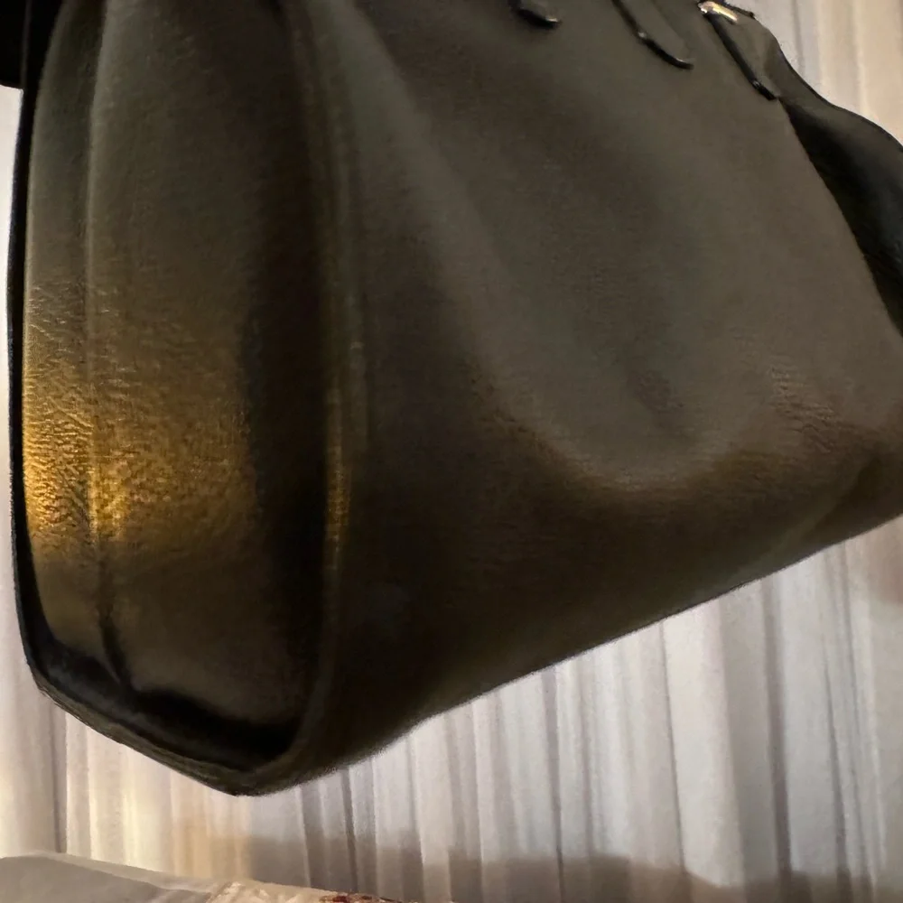 Balenciaga tube round bag in black leather - Picture 9 of 13
